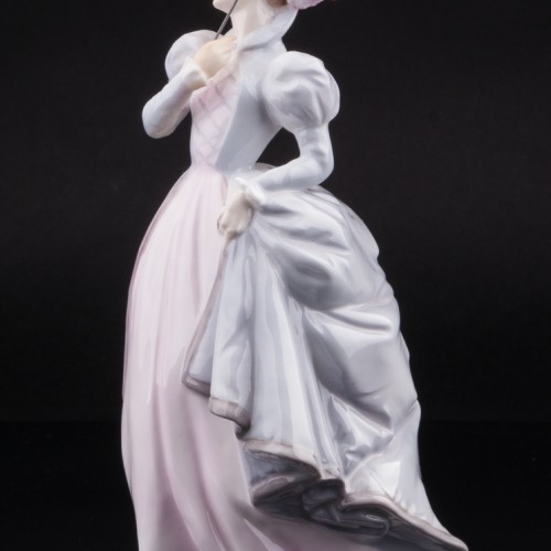 Маскарад, девушка с маской, Royal Worcester, Великобритания