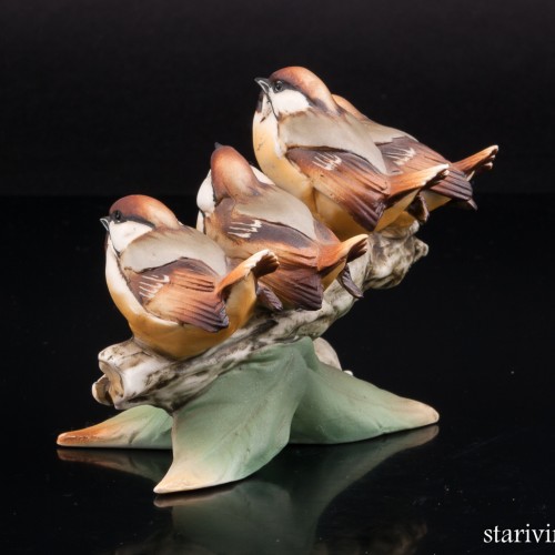 Четыре воробья на ветке, Capodimonte, Италия, вт. пол. 20 в