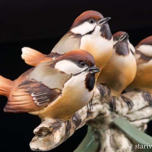 Четыре воробья на ветке, Capodimonte, Италия, вт. пол. 20 в