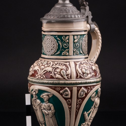 Пивной кувшин Сцены с ландскнехтами, Dumler & Breiden, Германия, 1900 гг