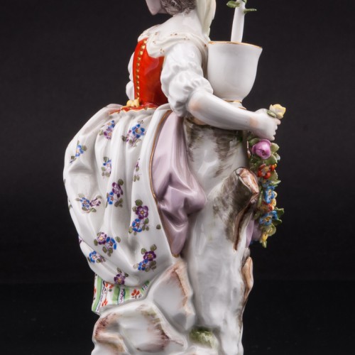Девушка с гирляндой цветов, Meissen, Германия, вт. пол. 20 в