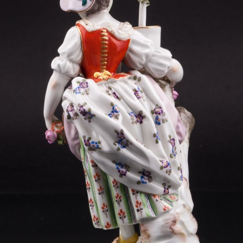 Девушка с гирляндой цветов, Meissen, Германия, вт. пол. 20 в