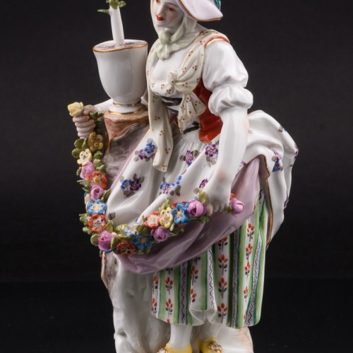 Девушка с гирляндой цветов, Meissen, Германия, вт. пол. 20 в
