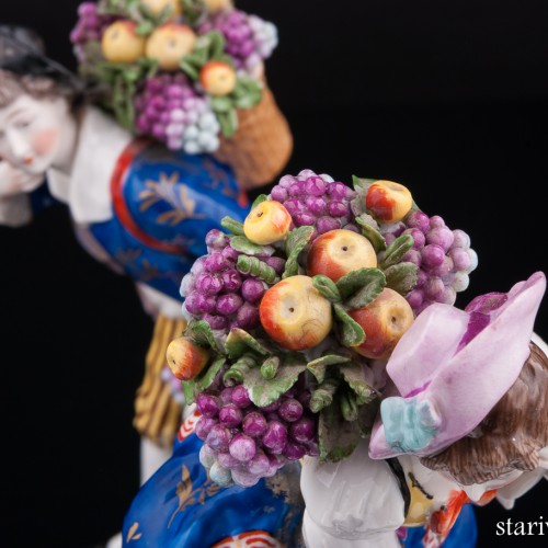 Пара с корзинами фруктов, Sitzendorf, Германия, пер. пол. 20 в