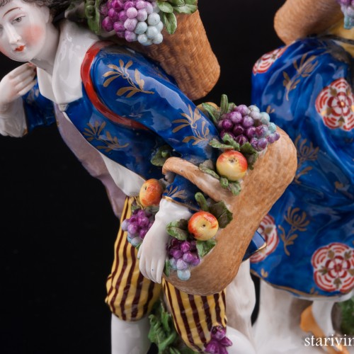 Пара с корзинами фруктов, Sitzendorf, Германия, пер. пол. 20 в