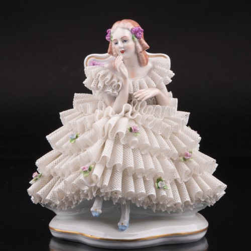 Девушка на стуле, кружевная, Sitzendorf, Германия, вт. пол. 20 в