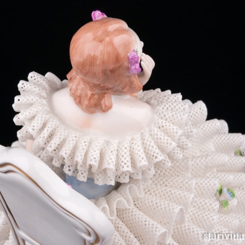 Девушка на стуле, кружевная, Sitzendorf, Германия, вт. пол. 20 в