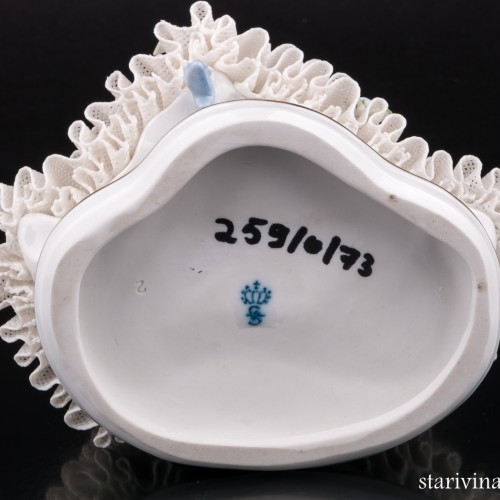 Девушка на стуле, кружевная, Sitzendorf, Германия, вт. пол. 20 в