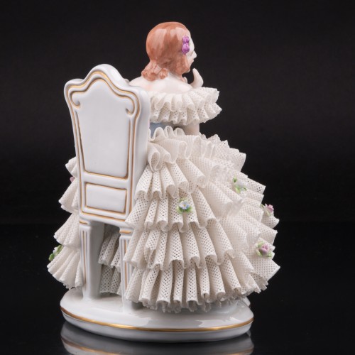 Девушка на стуле, кружевная, Sitzendorf, Германия, вт. пол. 20 в