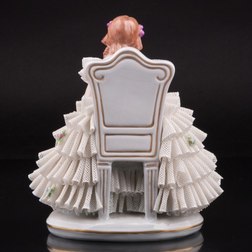 Девушка на стуле, кружевная, Sitzendorf, Германия, вт. пол. 20 в