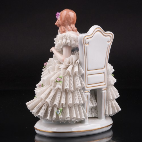 Девушка на стуле, кружевная, Sitzendorf, Германия, вт. пол. 20 в