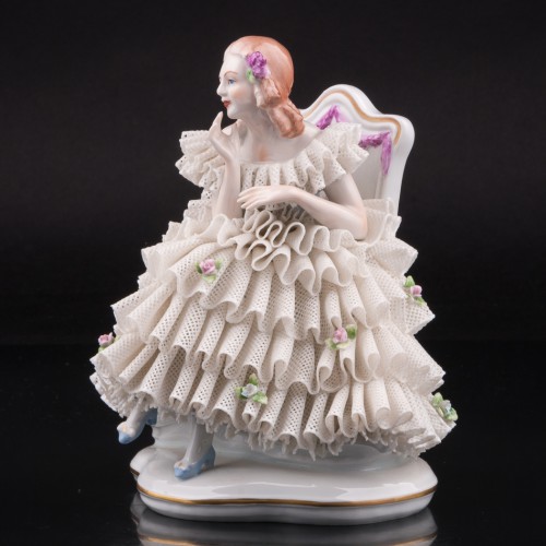 Девушка на стуле, кружевная, Sitzendorf, Германия, вт. пол. 20 в