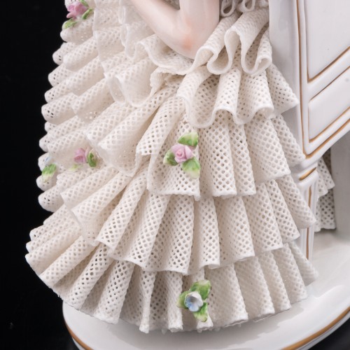 Девушка на стуле, кружевная, Sitzendorf, Германия, вт. пол. 20 в