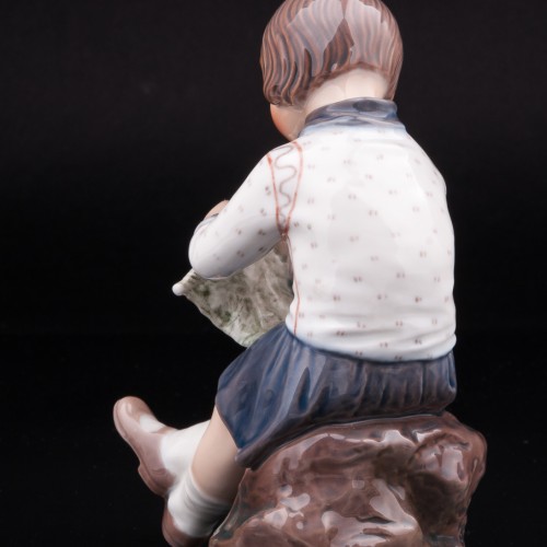 Вяжущая девочка, Dahl Jensen, Дания