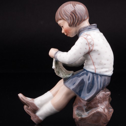 Вяжущая девочка, Dahl Jensen, Дания