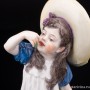 Девочка в шляпе с вишней, Meissen, Германия, нач. 20 в