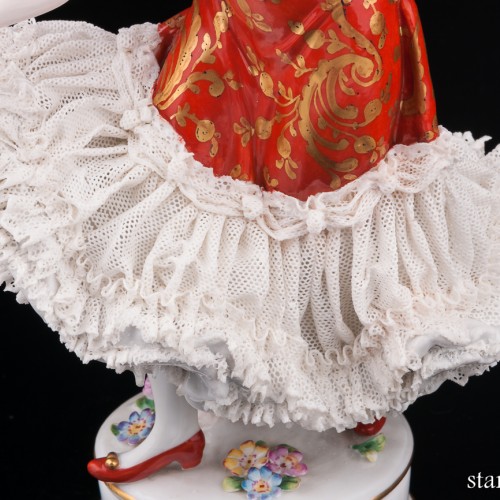 Балерина в красном платье, кружевная, Volkstedt, Германия, до 1935 г