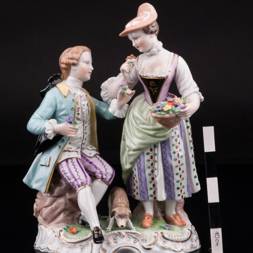 Пара с цветами и собачкой, Carl Thieme, Германия, сер. 20 в