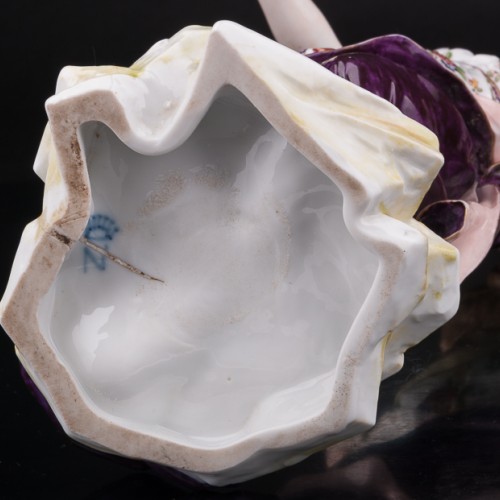 Девушка с птицей, Дрезден, Германия, 19 в