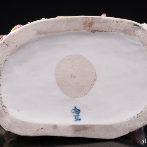 Пара с виноградом и овечкой, Ludwigsburg, Германия, кон. 19 в