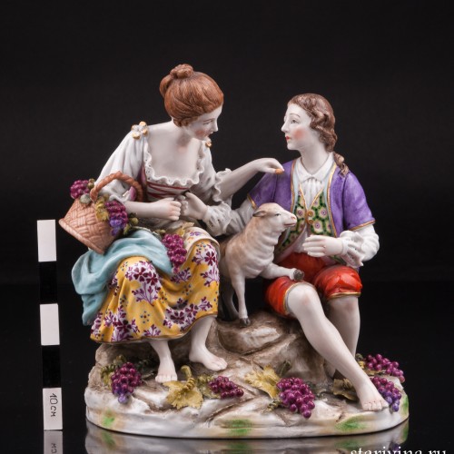 Пара с виноградом и овечкой, Ludwigsburg, Германия, кон. 19 в
