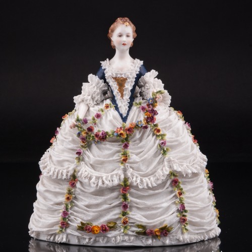 Дама с гирляндой в кружевном платье, Volkstedt, Германия, до 1935 г