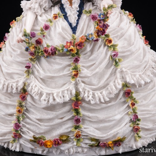 Дама с гирляндой в кружевном платье, Volkstedt, Германия, до 1935 г