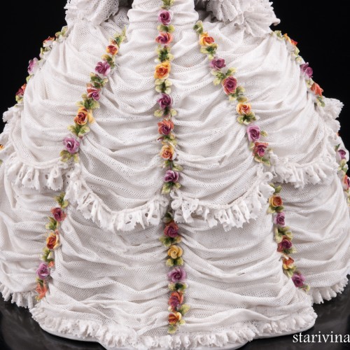 Дама с гирляндой в кружевном платье, Volkstedt, Германия, до 1935 г