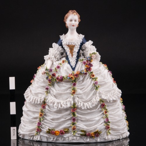 Дама с гирляндой в кружевном платье, Volkstedt, Германия, до 1935 г