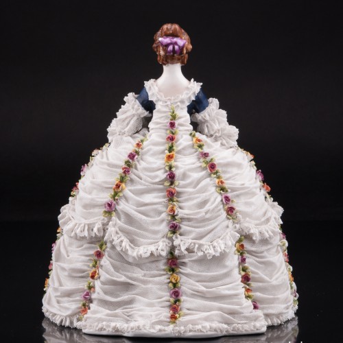 Дама с гирляндой в кружевном платье, Volkstedt, Германия, до 1935 г