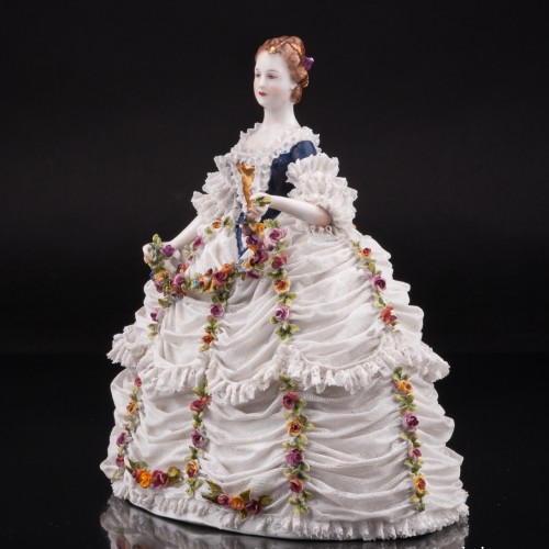 Дама с гирляндой в кружевном платье, Volkstedt, Германия, до 1935 г