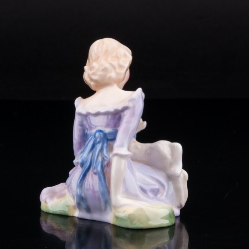 Девочка с ягненком, Royal Doulton, Великобритания