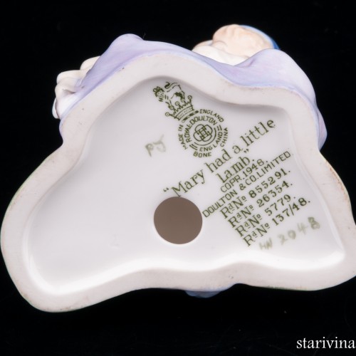 Девочка с ягненком, Royal Doulton, Великобритания