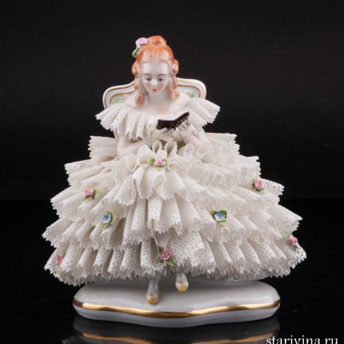 Девушка, читающая книгу, кружевная, Sitzendorf, Германия