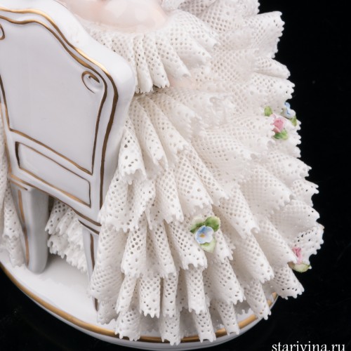 Девушка, читающая книгу, кружевная, Sitzendorf, Германия