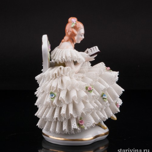 Девушка, читающая книгу, кружевная, Sitzendorf, Германия