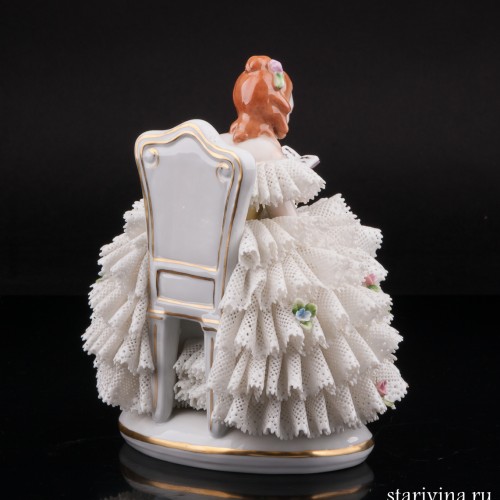 Девушка, читающая книгу, кружевная, Sitzendorf, Германия