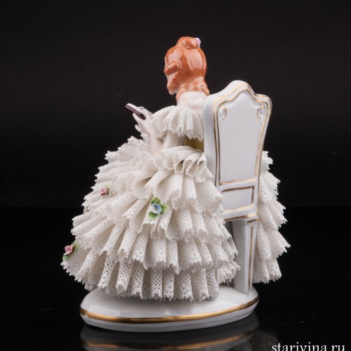 Девушка, читающая книгу, кружевная, Sitzendorf, Германия