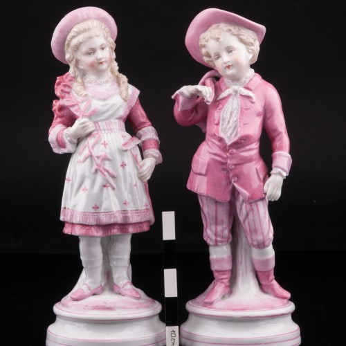 Пара детей в розовом, Франция, кон. 19 в