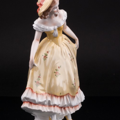 Девушка в желтом платье, Sitzendorf, Германия