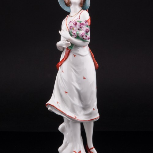 Девушка с букетом роз, Volkstedt, Германия, до 1935 г