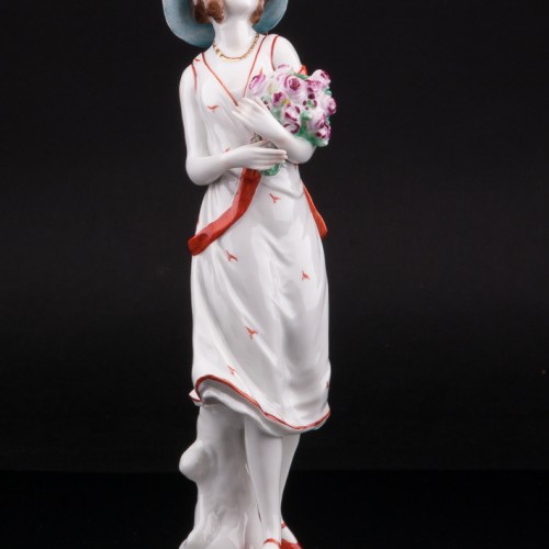 Девушка с букетом роз, Volkstedt, Германия, до 1935 г