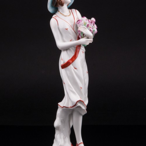 Девушка с букетом роз, Volkstedt, Германия, до 1935 г