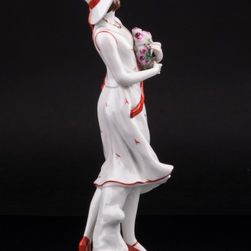 Девушка с букетом роз, Volkstedt, Германия, до 1935 г