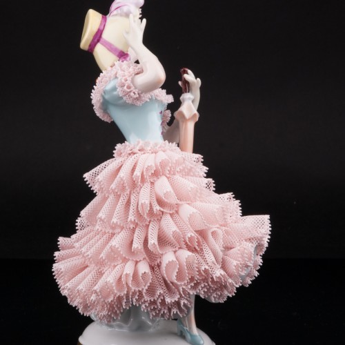 Девушка в капоре с зонтиком, кружевная, Sitzendorf, Германия