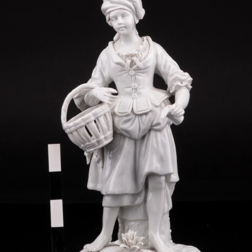 Девушка с корзиной, Дрезден, Германия, пер. пол. 20 в