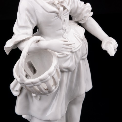 Девушка с корзиной, Дрезден, Германия, пер. пол. 20 в