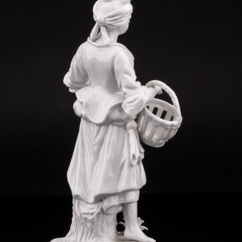 Девушка с корзиной, Дрезден, Германия, пер. пол. 20 в