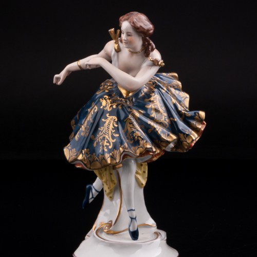 Танцующая девушка в синем платье, Volkstedt, Германия, кон. 19 - нач. 20 вв
