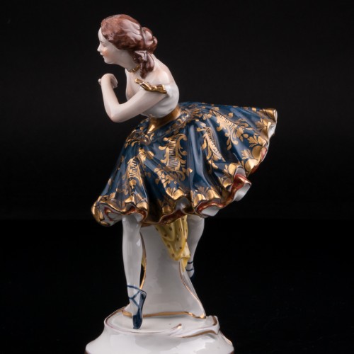 Танцующая девушка в синем платье, Volkstedt, Германия, кон. 19 - нач. 20 вв